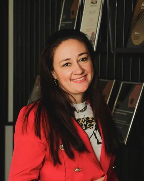 Олеся Великанова